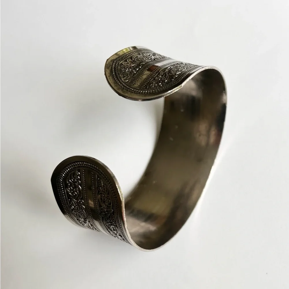 Women Adjustable Silver Colour Metal Cuff Bracelet, Bangle - Picture 6 of 6